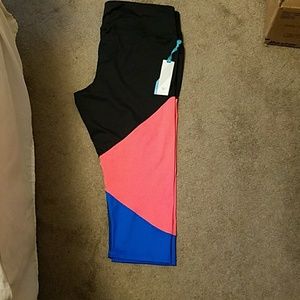 Plus size LIVI activewear size 18/20 88% polyester